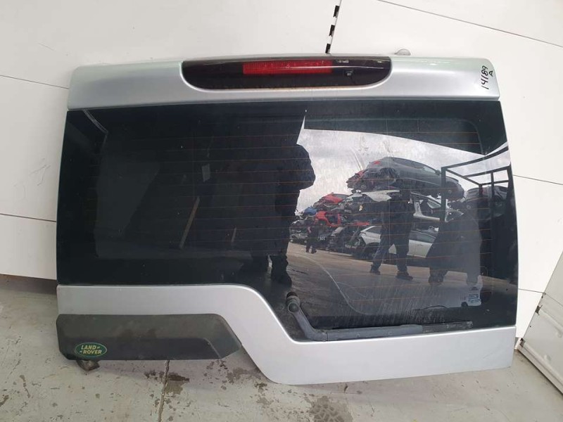 Recambio de porton trasero para land rover discovery v6 td s referencia OEM IAM LR045549  SUPERIOR