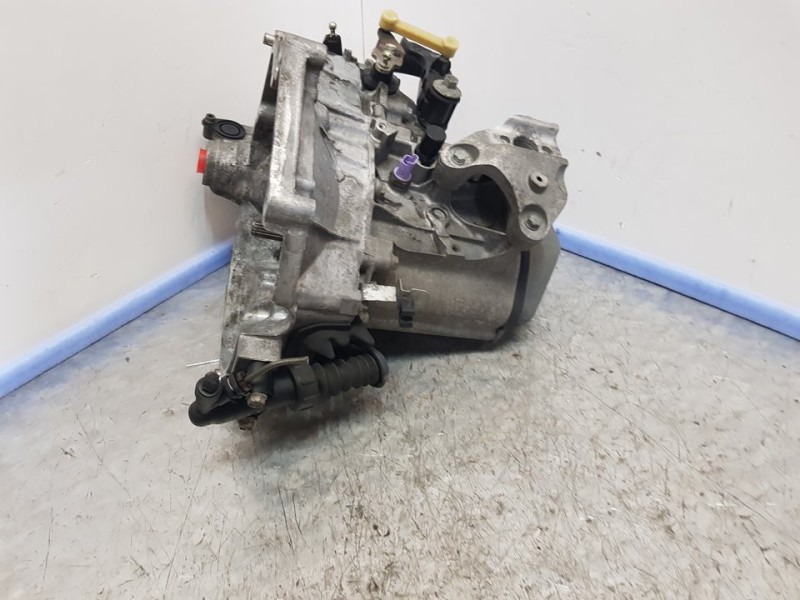 Recambio de caja cambios para citroën c3 1.4 referencia OEM IAM 20CQ13 1018640 5VELOCIDADES