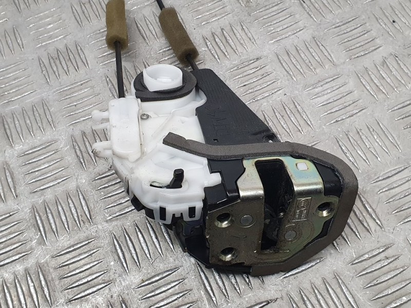 Recambio de cerradura puerta trasera derecha para honda cr-v comfort 4x4 referencia OEM IAM A047027  