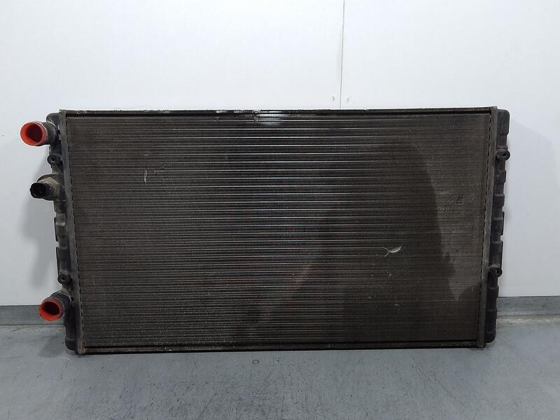 Recambio de radiador agua para volkswagen polo berlina (6n2) trendline referencia OEM IAM 850984p 1H0121253L Valeo