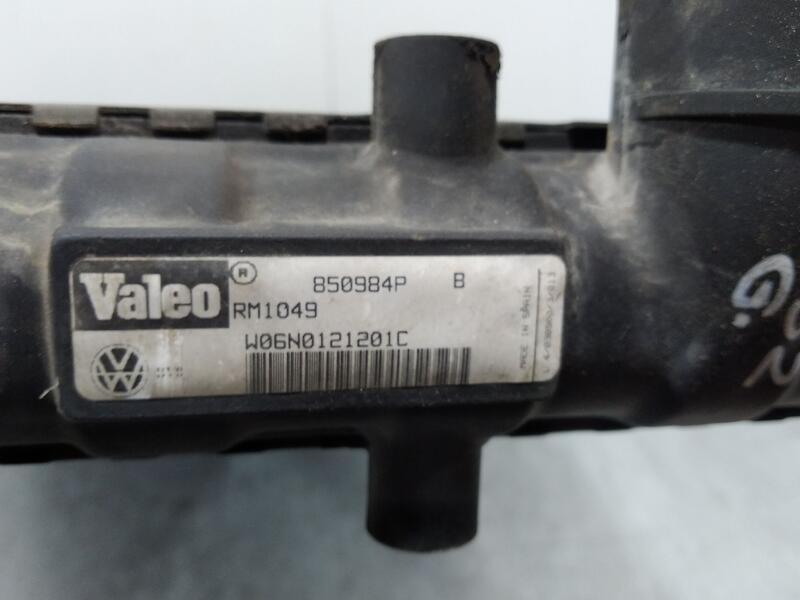 Recambio de radiador agua para volkswagen polo berlina (6n2) trendline referencia OEM IAM 850984p 1H0121253L Valeo