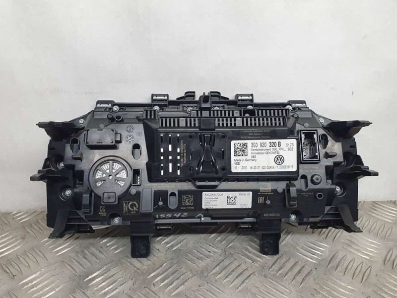 Recambio de cuadro instrumentos para volkswagen tiguan advance bmt referencia OEM IAM 3G0920320B A3C04337200 CONTINENTAL