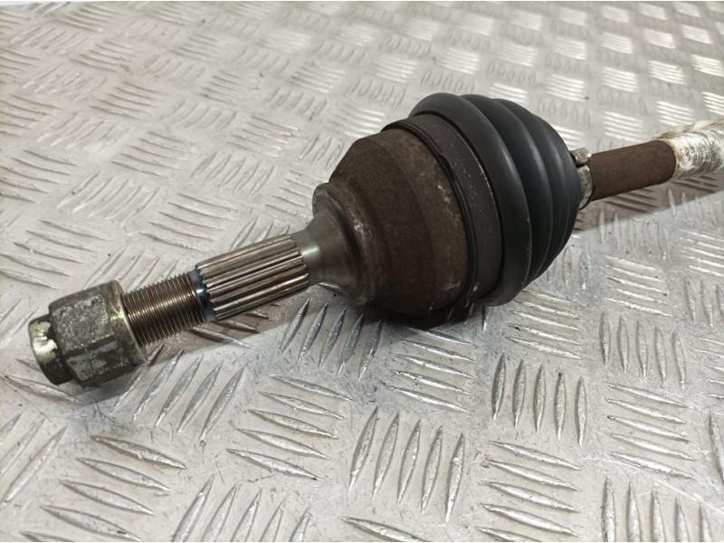 Recambio de transmision delantera izquierda para citroën c3 1.4 referencia OEM IAM 9640127580  