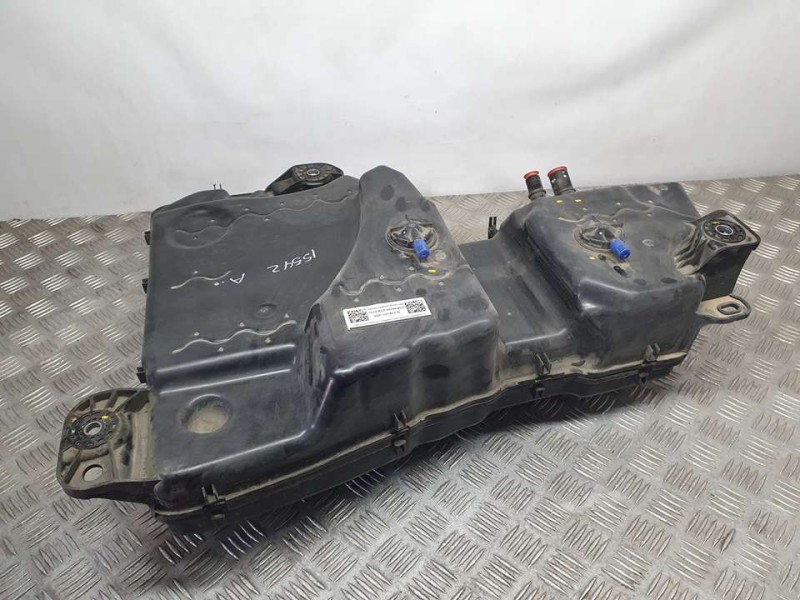Recambio de deposito adblue para volkswagen tiguan advance bmt referencia OEM IAM 5QF131877N KOF2659649J 