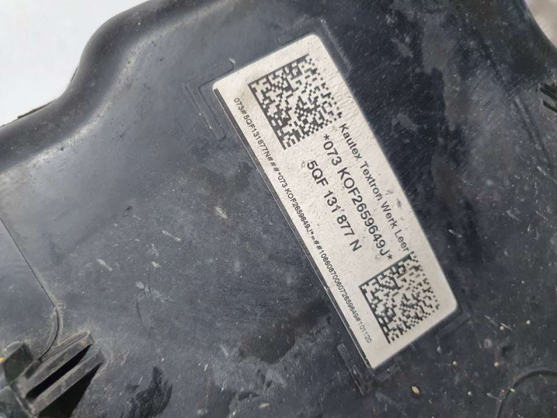 Recambio de deposito adblue para volkswagen tiguan advance bmt referencia OEM IAM 5QF131877N KOF2659649J 