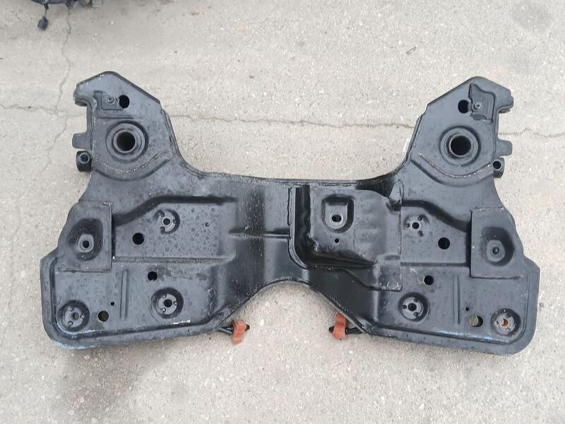 Recambio de puente delantero para mg zs 1.5 vti referencia OEM IAM 11048634  