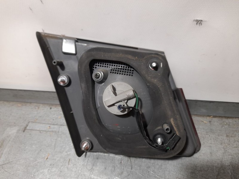 Recambio de piloto trasero derecho para chevrolet cruze lt referencia OEM IAM 95130773  INTERIOR