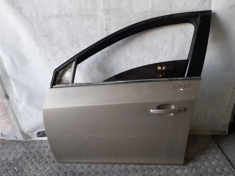 Recambio de puerta delantera izquierda para chevrolet cruze lt referencia OEM IAM 95987757  