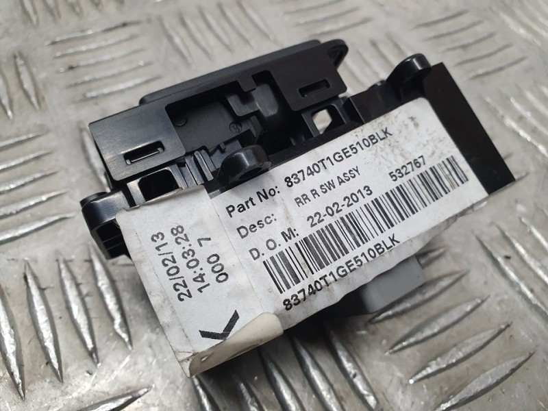 Recambio de mando elevalunas trasero derecho para honda cr-v comfort 4x4 referencia OEM IAM 35770T1GG01  