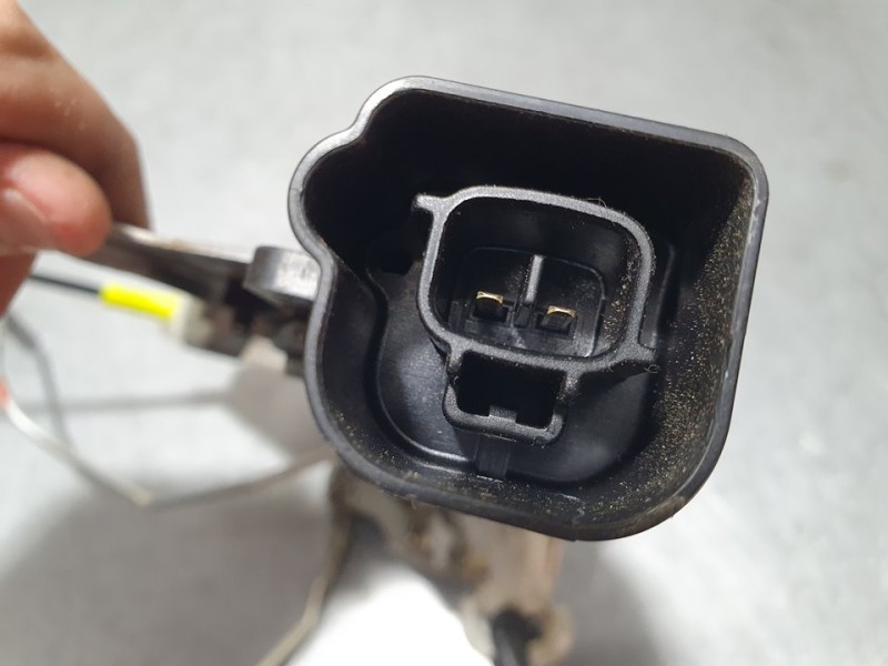 Recambio de cerradura puerta delantera derecha para citroën c1 attraction referencia OEM IAM SIN REF  2 PINES