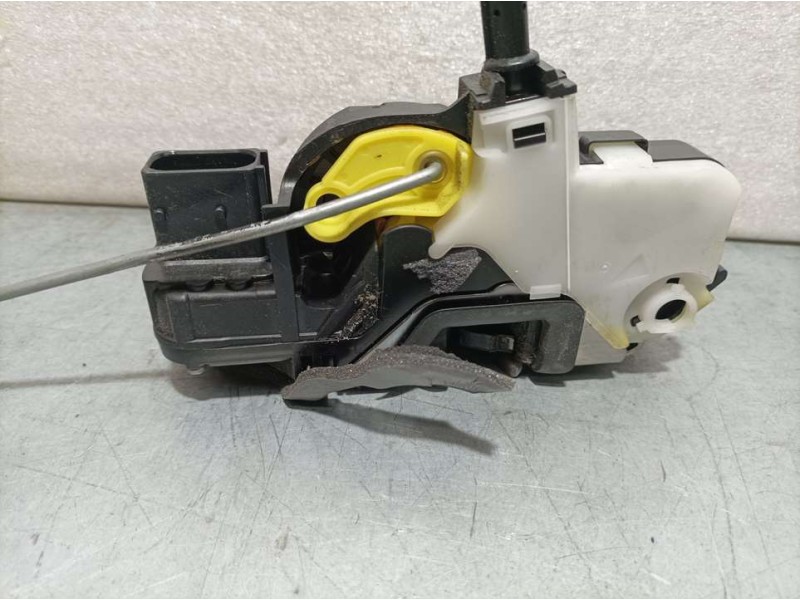 Recambio de cerradura puerta delantera izquierda para chevrolet cruze hatchback ls+ referencia OEM IAM 13579521  