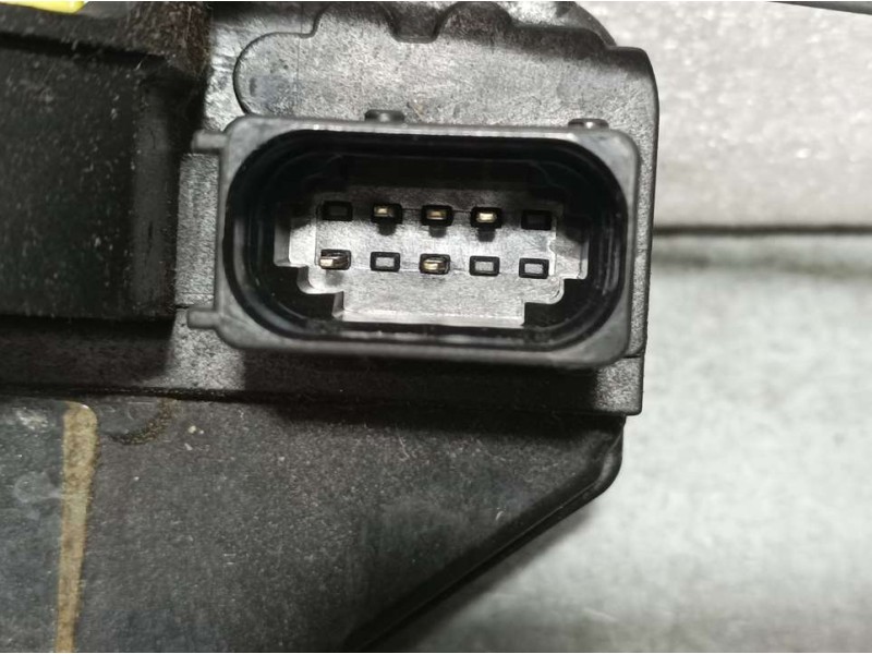 Recambio de cerradura puerta delantera izquierda para chevrolet cruze hatchback ls+ referencia OEM IAM 13579521  