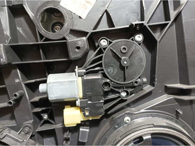 Recambio de elevalunas trasero izquierdo para ford fiesta (ccn) trend referencia OEM IAM C1BBA045H23AC  ELECTRICO 6 PINS