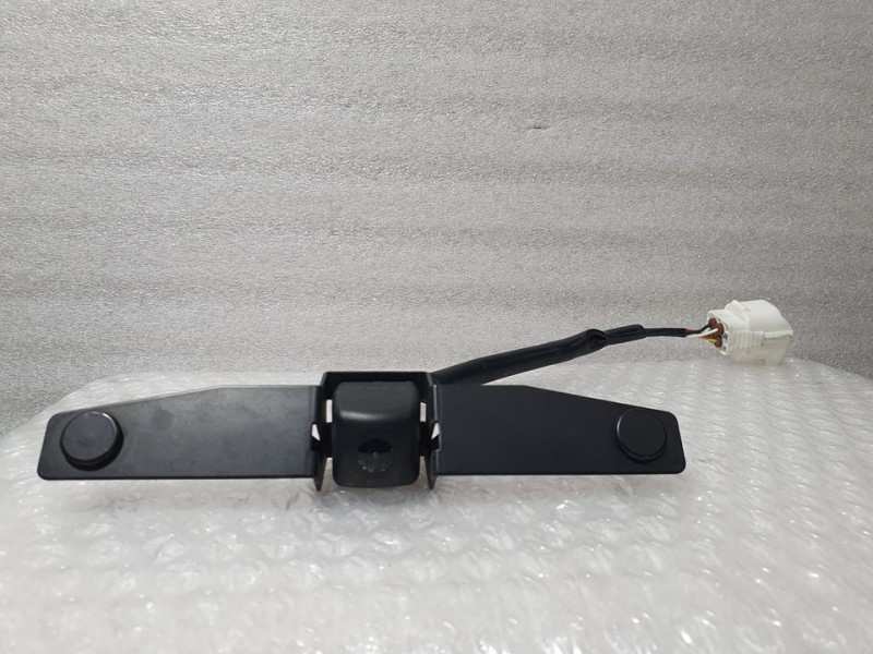 Recambio de camara vision trasera para ssangyong tivoli referencia OEM IAM 3997068R00  