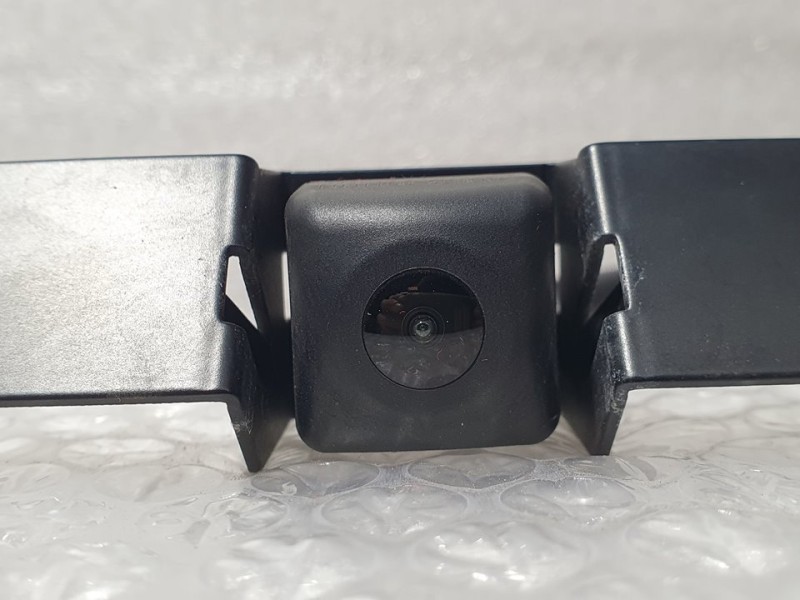 Recambio de camara vision trasera para ssangyong tivoli referencia OEM IAM 3997068R00  