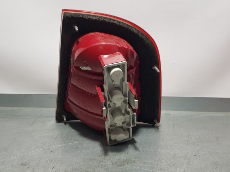 Recambio de piloto trasero izquierdo para skoda octavia berlina (1u2) elegance referencia OEM IAM 1U6945111C  