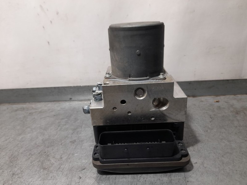 Recambio de abs para bmw x6 (e71) xdrive40d referencia OEM IAM 679828401  