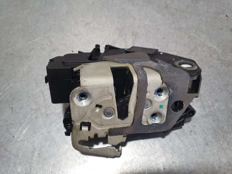Recambio de cerradura puerta trasera derecha para ford ecosport titanium referencia OEM IAM CN15A264A26DD 40924148 4 PINES