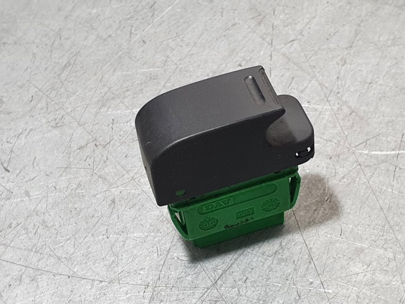 Recambio de mando elevalunas delantero derecho para citroën c1 attraction referencia OEM IAM 848100HC1CA  