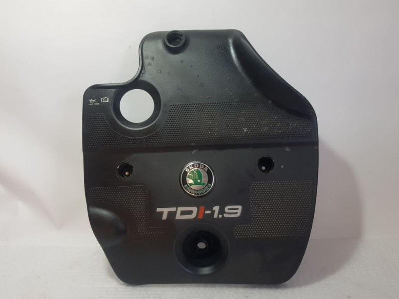 Recambio de tapa motor para skoda octavia berlina (1u2) elegance referencia OEM IAM 038103935A  