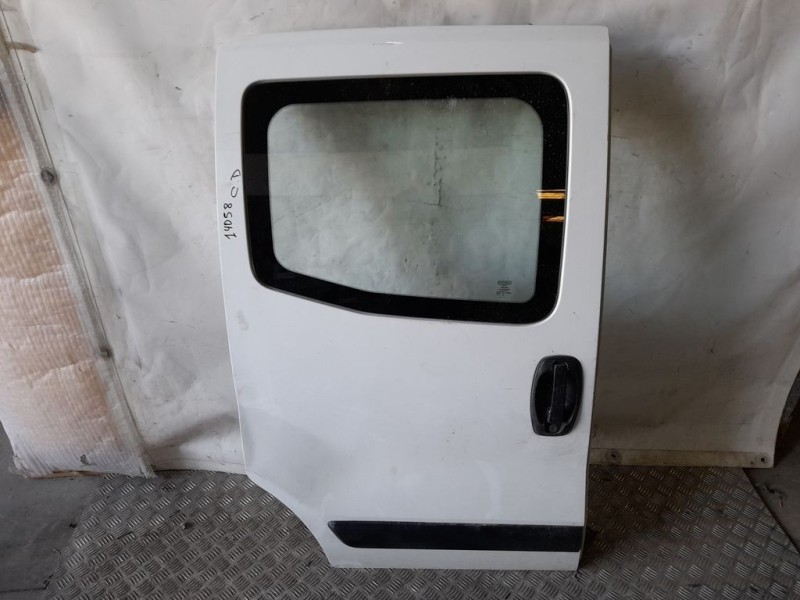 Recambio de puerta lateral corredera derecha para peugeot bipper básico referencia OEM IAM 1685064180  TOCADA
