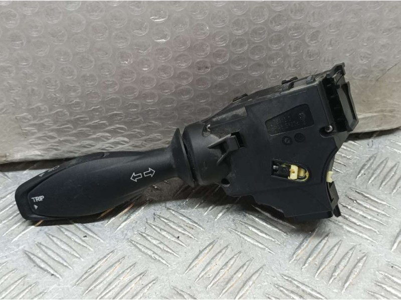 Recambio de mando intermitentes para ford fiesta (ccn) trend referencia OEM IAM 8A6T13335BC  