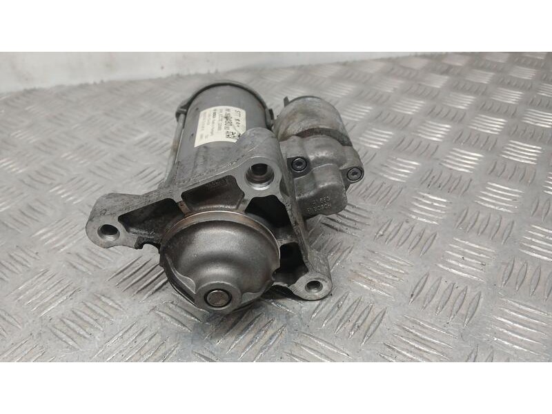 Recambio de motor arranque para peugeot boxer furgón l3h2 referencia OEM IAM 9826048080 BOSCH 0001174636