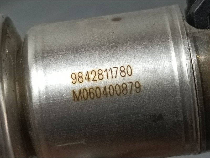 Recambio de inyector adblue para peugeot 3008 active referencia OEM IAM 9842811780  