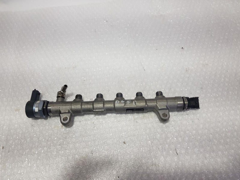 Recambio de rampa inyectora para hyundai ix35 1.7 crdi cat referencia OEM IAM 314002A640 0445214351 BOSCH