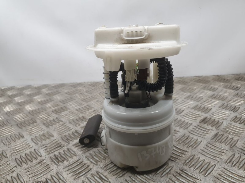 Recambio de aforador para dacia sandero stepway referencia OEM IAM 172021904R  