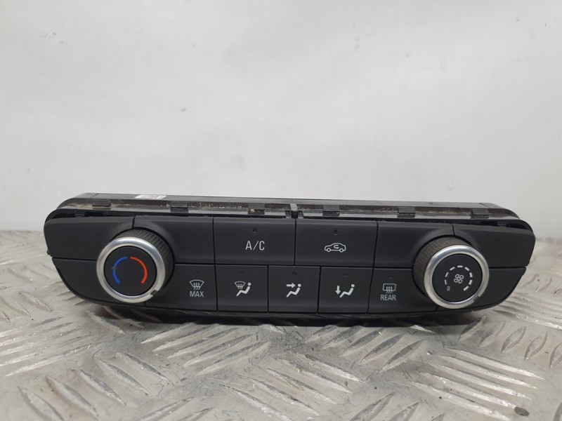 Recambio de mando calefaccion / aire acondicionado para opel corsa f edition referencia OEM IAM 39231171 86758B03 