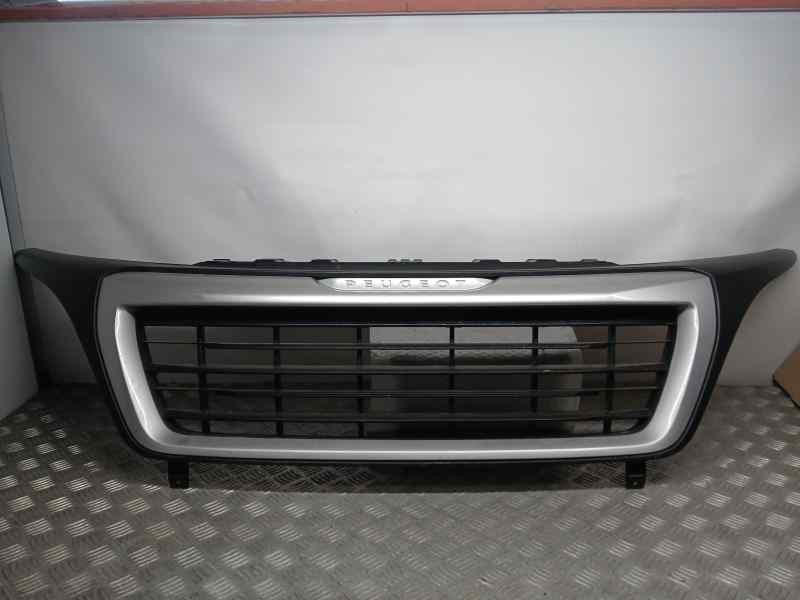 Recambio de rejilla delantera para peugeot boxer furgón l3h2 referencia OEM IAM 1314847070  
