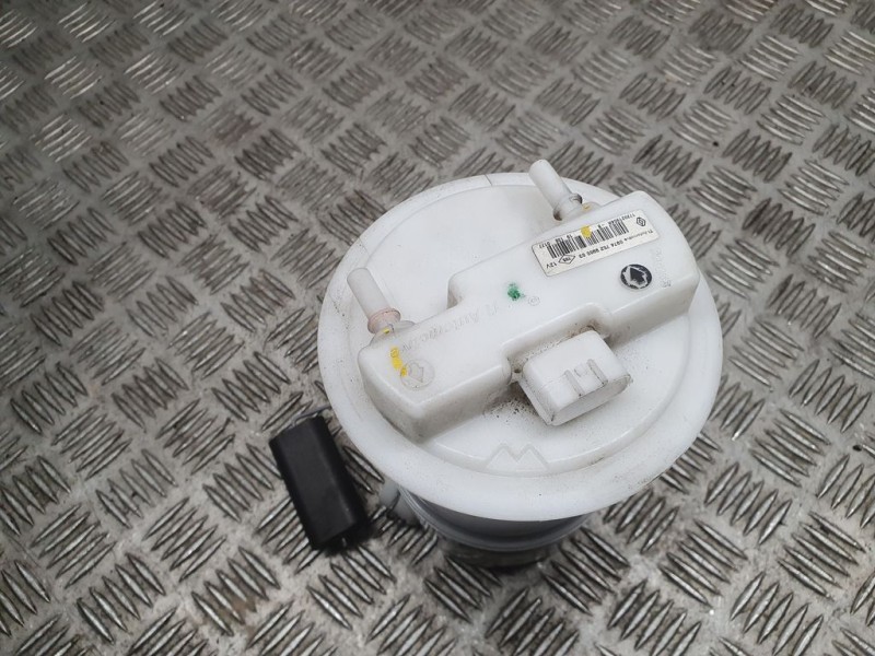 Recambio de aforador para dacia sandero stepway referencia OEM IAM 172021904R  