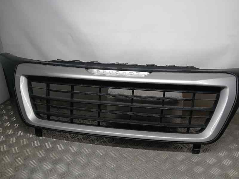 Recambio de rejilla delantera para peugeot boxer furgón l3h2 referencia OEM IAM 1314847070  