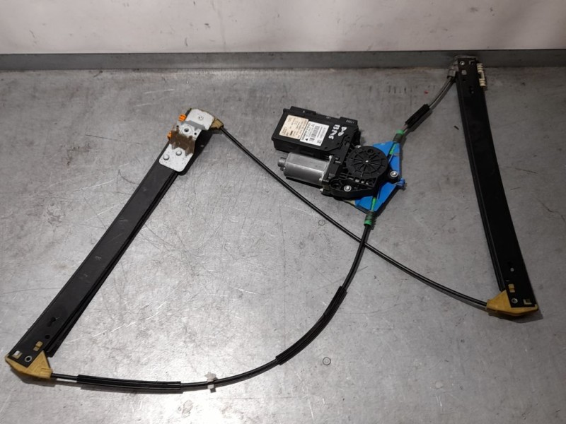 Recambio de elevalunas delantero derecho para seat exeo berlina (3r2) reference referencia OEM IAM 8E1959802G  ELECTRICO