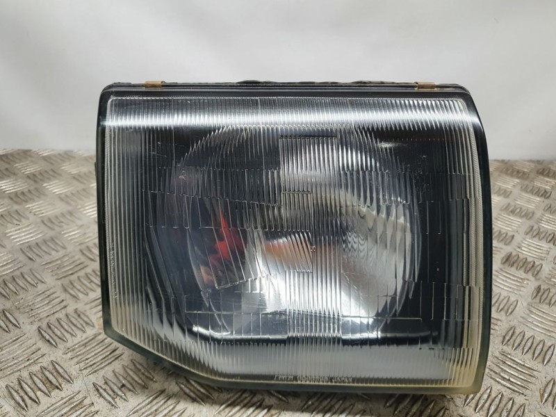 Recambio de faro derecho para mitsubishi pajero (v44) exceed referencia OEM IAM SIN REF  