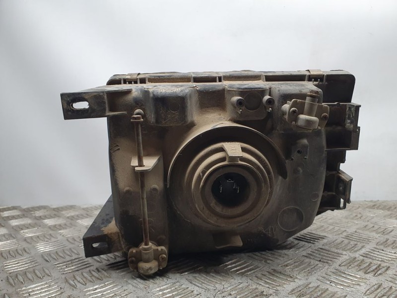 Recambio de faro derecho para mitsubishi pajero (v44) exceed referencia OEM IAM SIN REF  