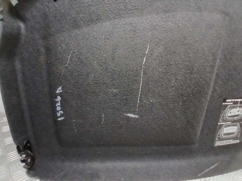 Recambio de bandeja trasera para toyota auris active referencia OEM IAM 6433002D30C0  PINTURA PARTE BAJO