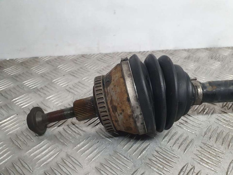 Recambio de transmision delantera derecha para seat exeo berlina (3r2) reference referencia OEM IAM 8E0704272AT  