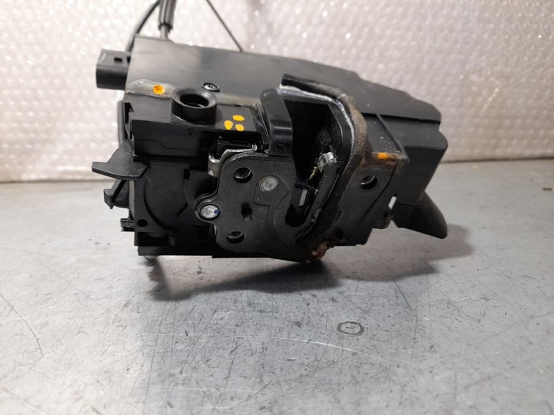 Recambio de cerradura puerta delantera derecha para peugeot 308 active bussines referencia OEM IAM 9810309380  