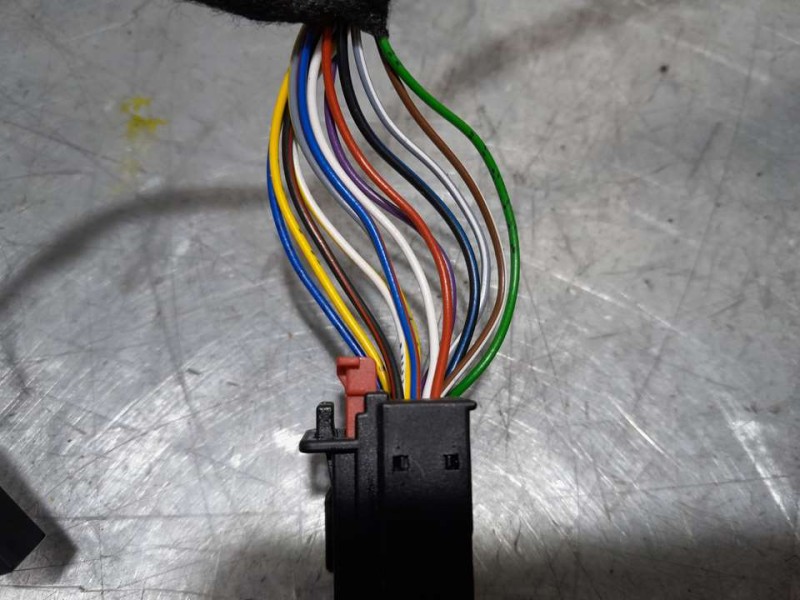 Recambio de retrovisor derecho para volkswagen tiguan advance bmt referencia OEM IAM 5NB857508S 13 CABLES Y 2 CABLES ELECTRICO Y