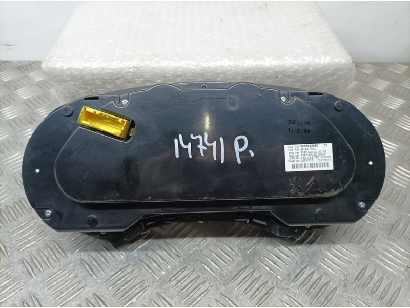 Recambio de cuadro instrumentos para peugeot 5008 active referencia OEM IAM 9666625680  