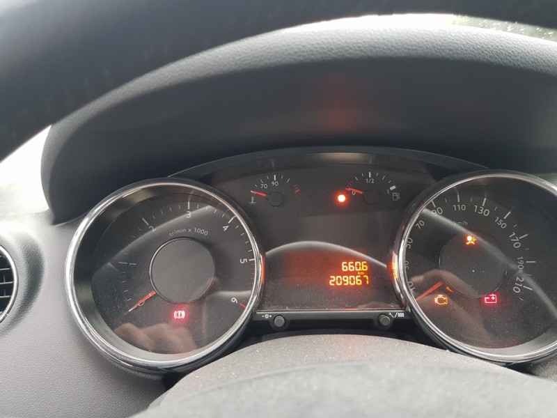 Recambio de cuadro instrumentos para peugeot 5008 active referencia OEM IAM 9666625680  