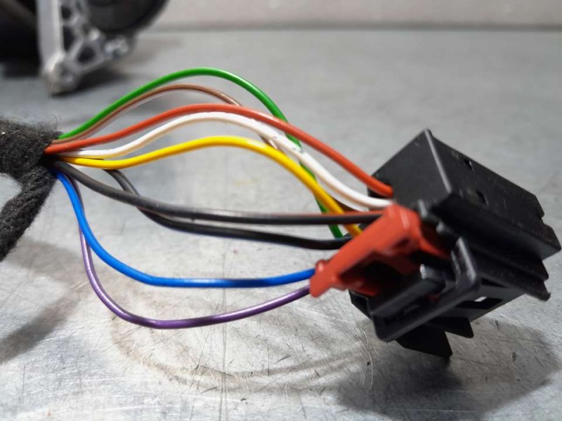 Recambio de retrovisor izquierdo para volkswagen tiguan advance bmt referencia OEM IAM 5NB857507AB 9 CABLES Y 2 CABLES ELECTRICO