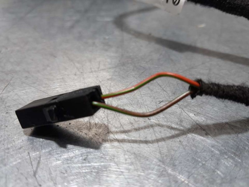 Recambio de retrovisor izquierdo para volkswagen tiguan advance bmt referencia OEM IAM 5NB857507AB 9 CABLES Y 2 CABLES ELECTRICO