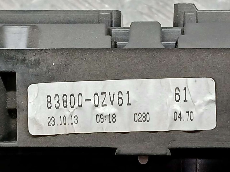 Recambio de cuadro instrumentos para toyota auris active referencia OEM IAM 838000Z61  