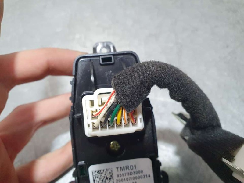 Recambio de mando retrovisor para hyundai tucson n-line lite 2wd referencia OEM IAM 93573D3000  