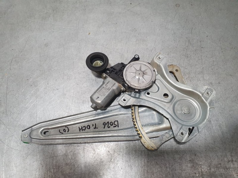 Recambio de elevalunas trasero derecho para toyota auris active referencia OEM IAM 6984002210  ELECTRICO 6 PINES