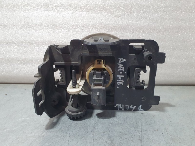 Recambio de faro antiniebla derecho para peugeot 5008 active referencia OEM IAM SIN REF  