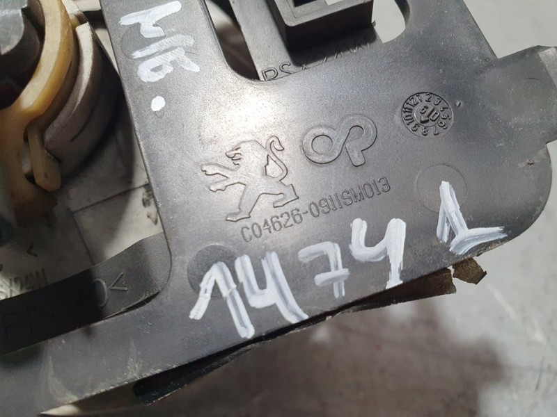 Recambio de faro antiniebla derecho para peugeot 5008 active referencia OEM IAM SIN REF  